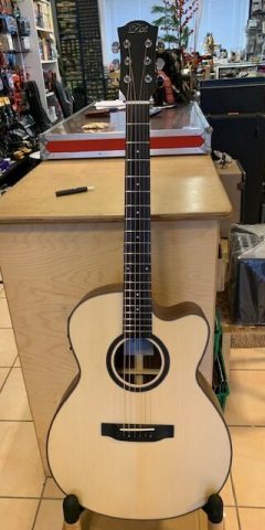 DUKEGA PF Cut Satin799,00  €